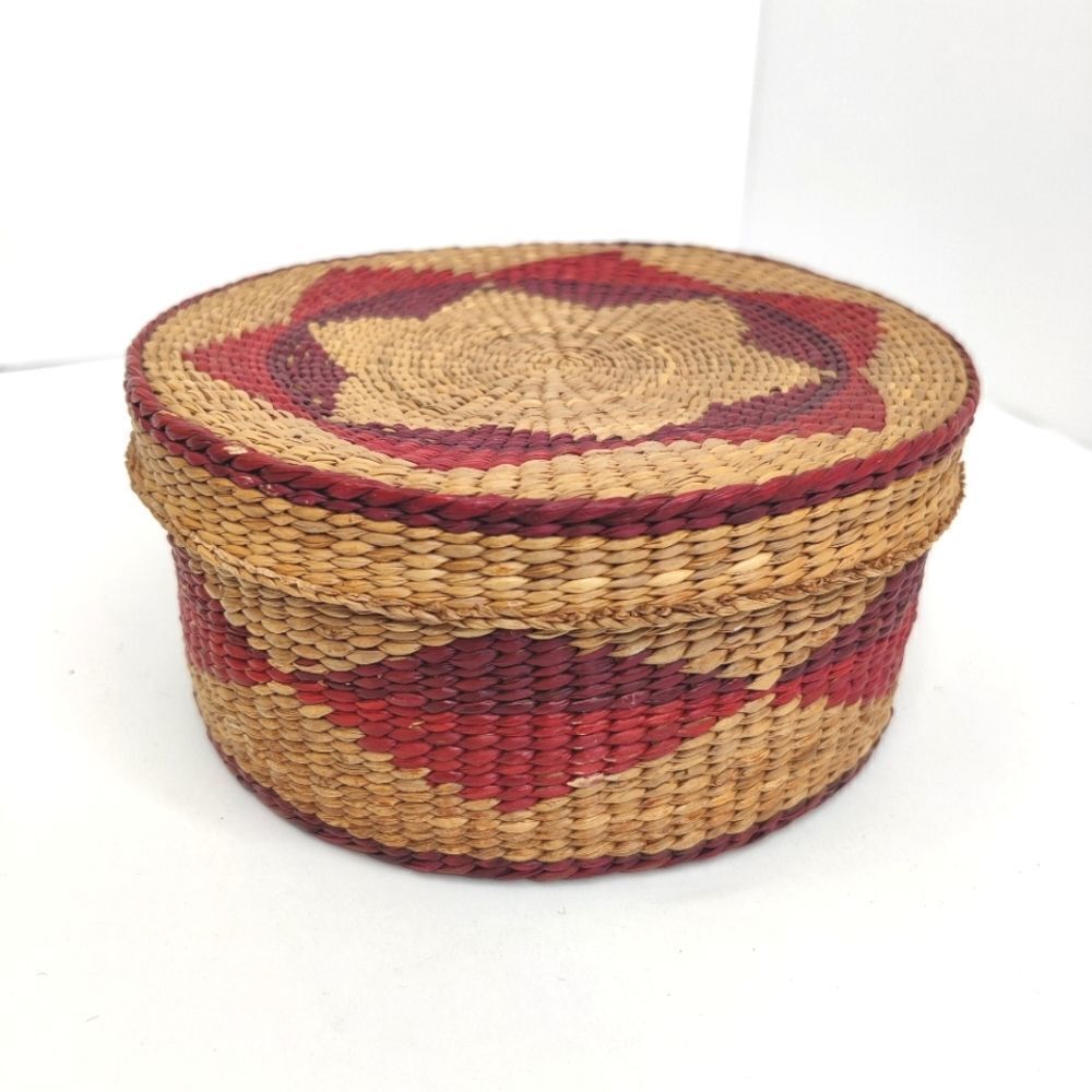 Woven natural Grass Basket w/ Lid red geometric design 3" high 6" diameter